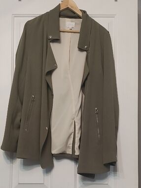 Wilfred Olive Green Relaxed Blazer with Zip Pockets